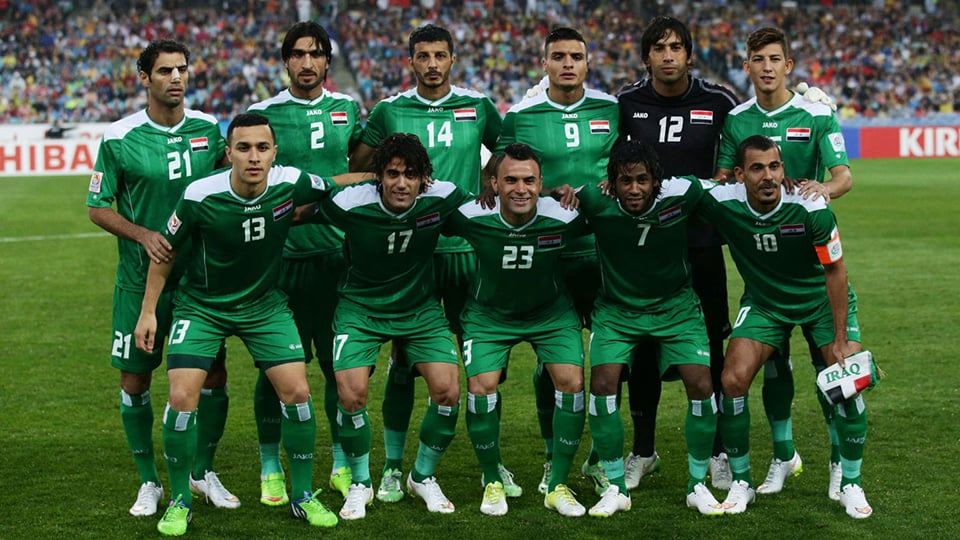 بازیکنان دو تیم فوتبال عراق و سوریه در پی وقوع زلزله از هتل هایشان در کربلا خارج شدند