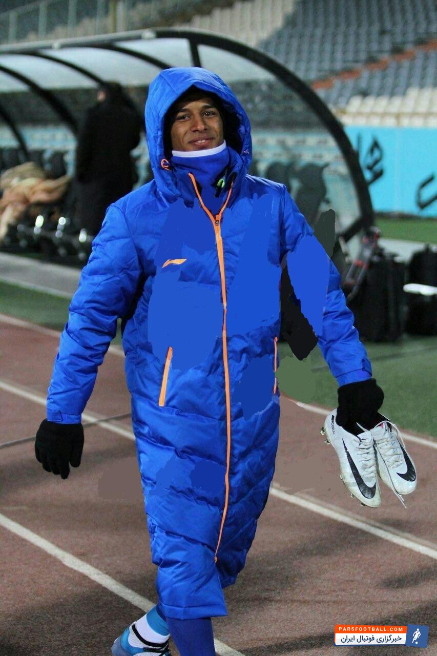 بازیکن استقلال