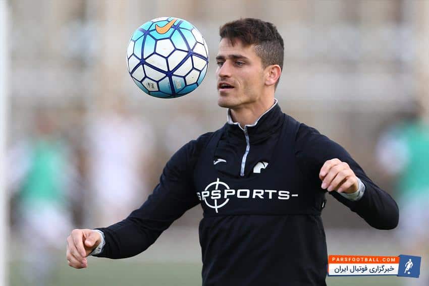 وریا غفوری مدافع راست استقلال