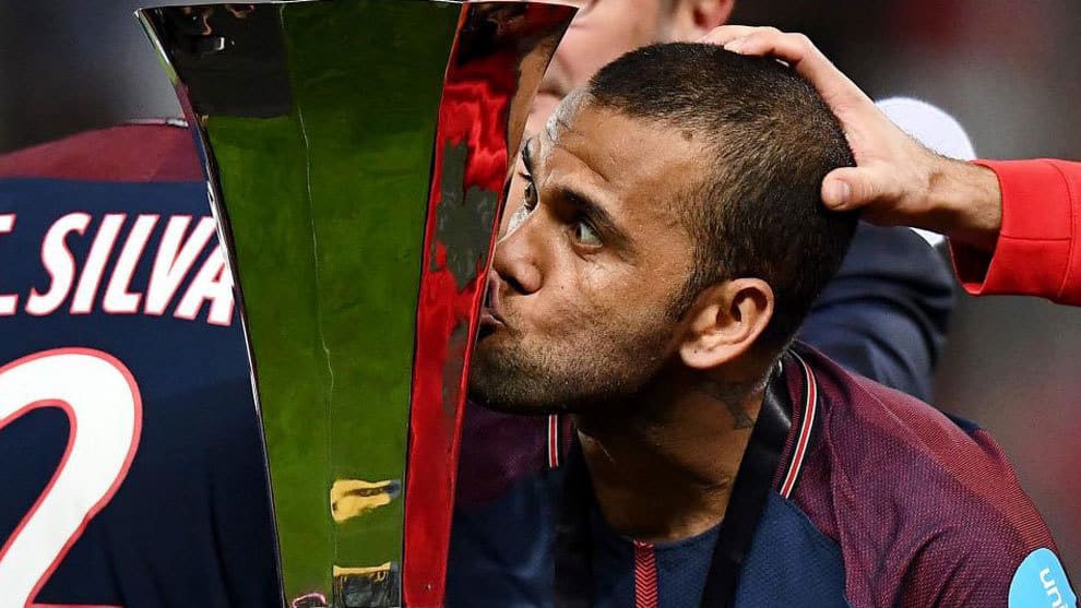 آلوز : یک موقعیت خوب به وجود آمد تا در پاری سن ژرمن با چند دوست خوبم هم تیمی شوم