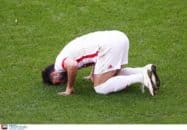 روز های خوش به کریم انصاری فرد در تیم فوتبال المپیاکوس در حال چشمک زدن هستند