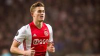 تیم فوتبال بارسلونا به دنبال جذب دی لایت مدافع تیم فوتبال آژاکس آمستردام هلند است