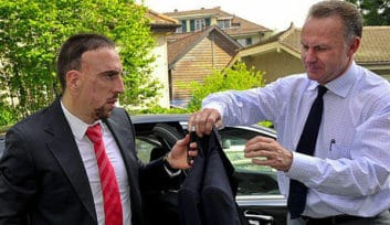 رومنیگه در مورد تمدید قرار داد ریبری با بایرن مونیخ دچار تردید شده است