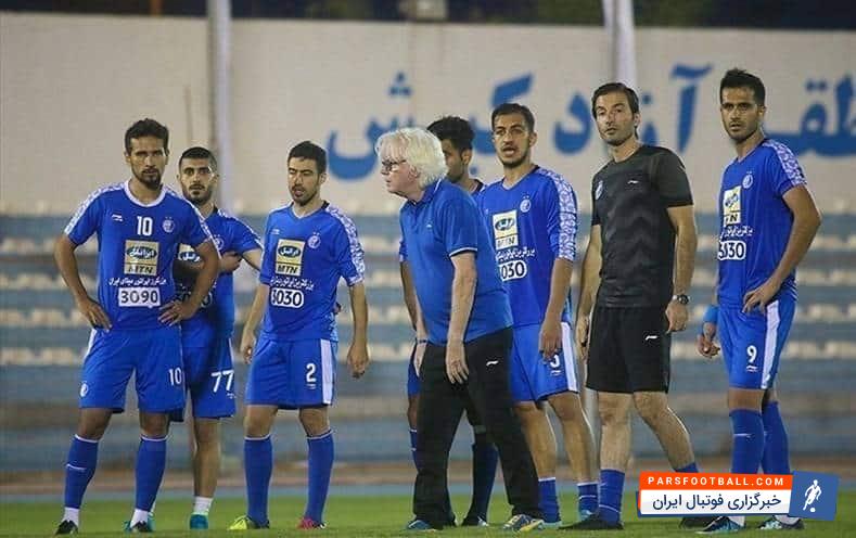 با نظر وینفرد شفر استقلال استقلال در دیدار برابر پیکان با دو مهاجم بازی خواهد کرد