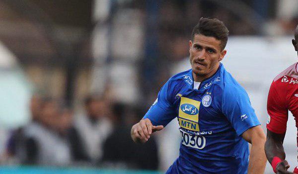 وریا غفوری مدافع تیم فوتبال استقلال ممکن است تا نیم فصل از میادین دور باشد