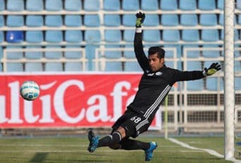 فروزان پیش از بازی با پرسپولیس بارها برای پرسپولیس کری خوانده بود که درآخر جوابش را گرفت