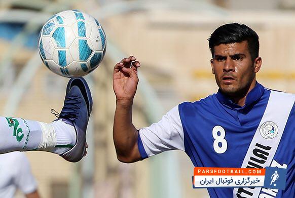طالب ریکانی هافبک استقلال خوزستان در نیم فصل اول فرصت زیادی برای حضور در میدان نیافت و تصمیم گرفته است تا فوتبالش را در تیم دیگری دنبال کند.