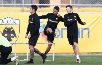 مسعود شجاعی بازیکن جدید تیم فوتبال آ اک اتن در تمرینات این تیم شرکت کرد