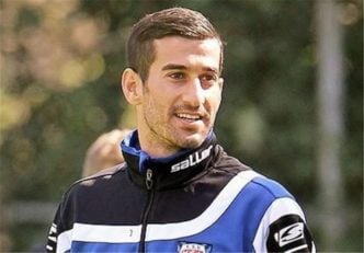 احسان حاج‌ صفی بازیکن فعلی تیم فوتبال پانیونیوس یونان که با فرارسیدن تعطیلات سال نوی میلادی به ایران آمده است, در تمرینات تیم‌های فوتبال باشگاه سپاهان حضور پیدا کرد و با کادر فنی و بازیکنان این‌ تیم‌ها دیدار کرد.