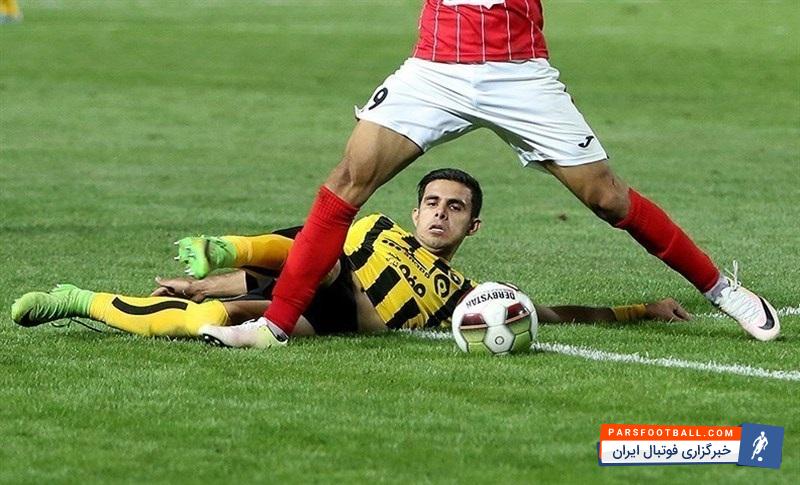 شاهین ثاقبی که در پنجره تابستانی لیگ هفدهم به سپاهان ملحق شده بود، در روزهایی که این تیم با مشکلات زیادی دست و پنجه نرم می کرد، نتوانست ...