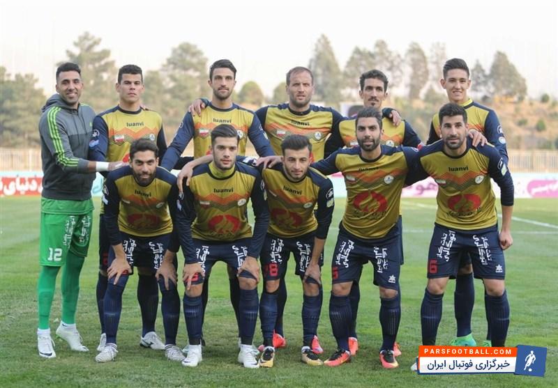 آتیلا حجازی در شرایطی بهعنوان سرمربی تیم فوتبال نفت تهران انتخاب شده است که نه خودش و نه هیچ یک از دستیارانش اجازه نشستن روی نیمکت این تیم را در بازی امروز (جمعه) مقابل سپیدرود ندارند. این در شرایطی است که حجازی هیچکدام از اعضای کادر فنی قبلی تیم نفت را در تیم تحت هدایت خود حفظ نکرده است!