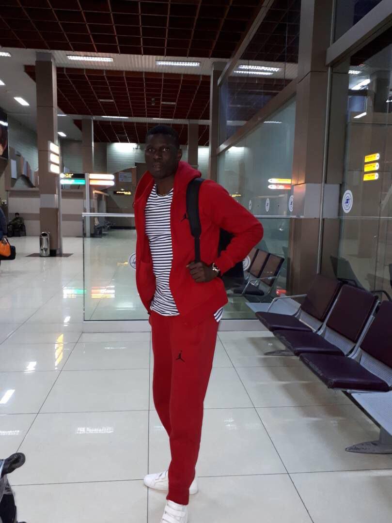 موسی کولیبالی مدافع مالیایی به ایران بازگشت تا تیمش را در بازی برابر تراکتورسازی همراهی کند