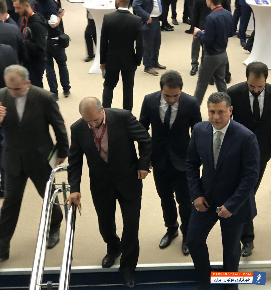 علی دایی و مهدی مهدوی کیا در مراسم قرعه کشی جام جهانی