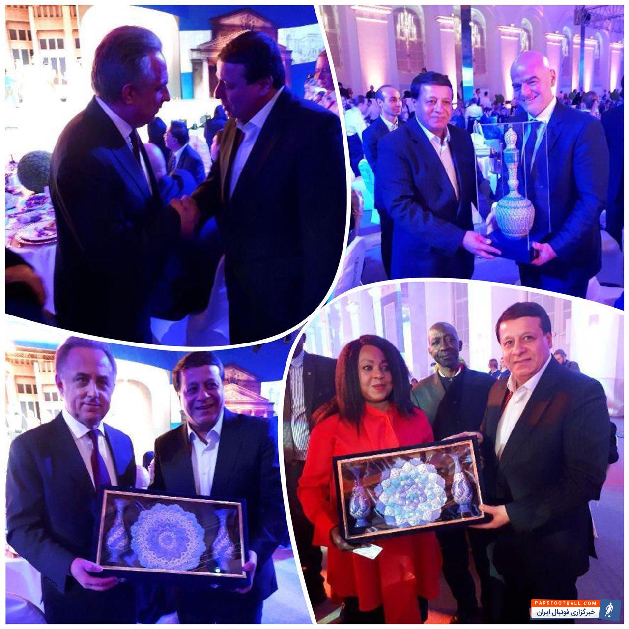 هدایای ویژه فدراسیون فوتبال ایران ؛ دبیرکل فدراسیون فوتبال کشورمان صنایع دستی ایرانی را به رئیس و دبیرکل فیفا و رئیس فدراسیون فوتبال روسیه اهدا کرد.