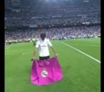 خوشحالي جالب رائول گونزالس به سبك گاوبازي