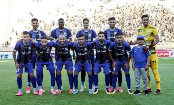 مراحل آمادهسازی آبی پوشان خوزستان امروز(جمعه)هم پیگیری شد و بازیکنان زیر نظر عبدالله ویسی تمرین کردند. نکته مهم حضور موسوی، مالک باشگاه استقلال خوزستان..