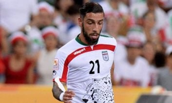 اشکان دژاگه از زمان جدایی از ولفسبورگ آلمان هنوز تیم ندارد و به پیشنهادات خود فکر می کند