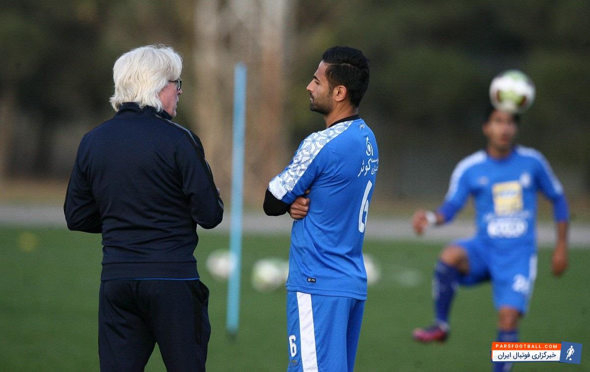 شفر سرمربی استقلال در پایان دیدار مقابل نفت آبادان به شکل ویژه از ابراهیمی تشکر کرد