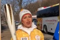 حمل مشعل المپیک زمستانی توسط فروغ عباسی