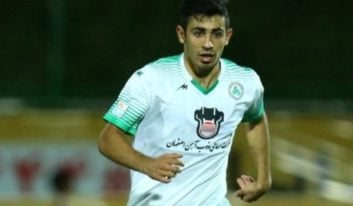 پهلوان به دلیل خدمت مقدس سربازی اولین بازیکن جداشده از ذوب‌آهن است