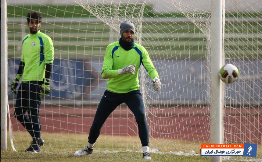 سید حسین حسینی دروازه بان استقلال در تمرینات امروز این تیم حضور داشت