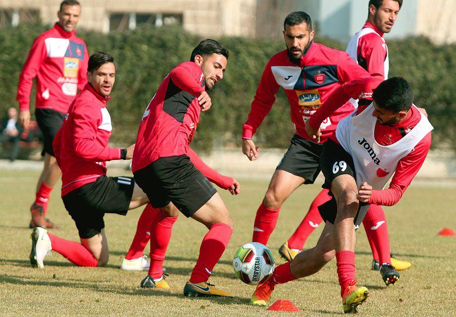 محرمی مدافع راست _ صادق محرمی