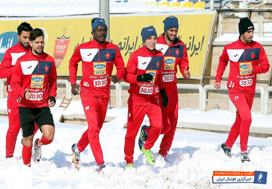 کامیابی نیا هافبک ملی‌پوش پرسپولیس