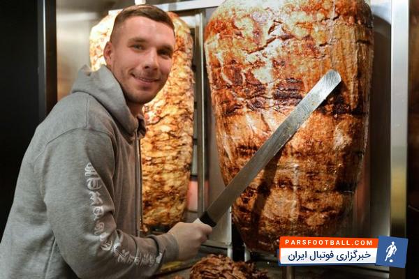 کاریکاتور جالب از لوکاس پودولسکی که یه کباب پزی ترکی افتتاح کرد