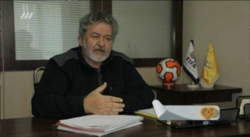 بررسی وضعیت قرارداد برای لباس تیم ملی در برنامه نود شبکه سه روز دوشنبه 11 دی 96