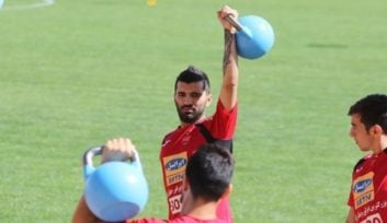 فرشاد احمد زاده تولد محسن مسلمان هافبک تیم فوتبال پرسپولیس را تبریک گفت