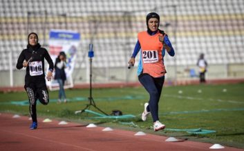 آماده‌سازی عجیب ملی‌پوشان دوومیدانی بانوان پیش از قهرمانی داخل سالن آسیا