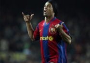 خداحافظی رونالدینیو از دنیای فوتبال سوژه امروز عمر مومنی، کاریکاتوریست وبسایت گل بود