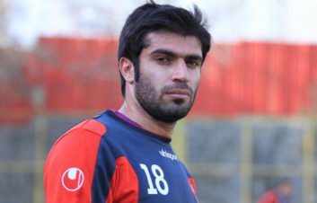 مهرداد کفشگری (زادهٔ ۱۳۶۶ در قائمشهر) هافبک سابق پرسپولیس که بعد از جدایی از این تیم حضور در پدیده و خونه به خونه بابل را تجربه کربه سایپا پیوست.