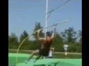 عجیب ترین روش در پرش با نیزه