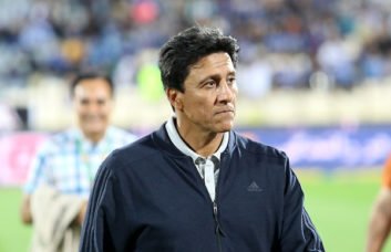 صمد مرفاوی درباره رکورد سیدحسین حسینی در تاریخ لیگ برتر ایران اظهار داشت: اینکه همه بازیکنان بخواهند به رکورد فکر کنند، منطقی نیست. وقتی تیمی گل نمی‌خورد، یعنی همه بازیکنان در آن نقش داشته‌اند و تنها به یک نفر تعلق ندارد.