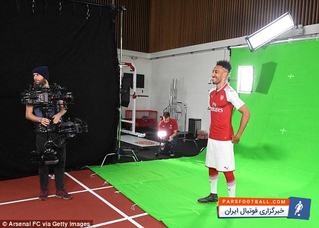 امروز (چهارشنبه) انتقال تقریبا 64 میلیون یورویی اوبامیانگ ستاره گابنی به آرسنال قطعی شده و او از دوباره همبازی شدن با میخیتاریان ابراز خوشحالی کرده است.