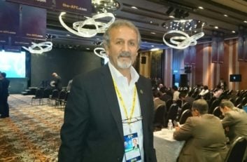 توضیحات علی شجاعی سرپرست تیم فوتبال ذوب آهن در مورد آخرین وضعیت تیم فوتبال ذوب آهن تا اعتراض بازیکنان و مسئولان استقلال به داور مسابقه.