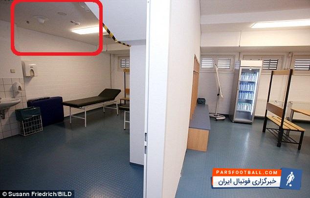 باشگاه لاپیزیش فضایی را در رختکن تیم مهمان برای مائوریتسیو ساری تعبیه کرده تا او بتواند به راحتی سیگار کشیده و با توجه به وجود هواکش ها در این مکان...
