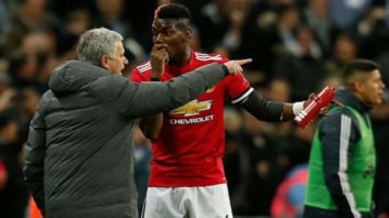 پوگبا نارضایتی خود و برخی هم تیمی هایش را از تاکتیک های مورینیو به وی انتقال داده و از پست بازی خود نیز شکایت کرده است و واکنش مورینیو این بود که :من در یونایتد همه کاره هستم