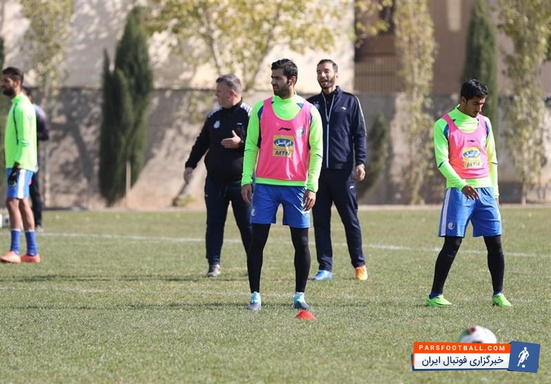 در حاشیه تمرین امروز تیم فوتبال استقلال عضو هیئت مدیره باشگاه با وینفرد شفر صحبت‌هایی را در مورد وضعیت آبی‌پوشان انجام داد.