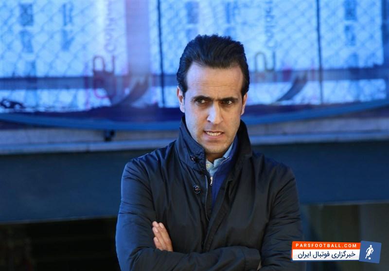 علی کریمی - سخنگوی باشگاه سپیدرود رشت در واکنش به صحبت های فتاحی در مورد علی کریمی گفت: تشخیص اینکه چه کسی در نشست‌های خبری شرکت کند با باشگاه است نه سازمان لیگ.