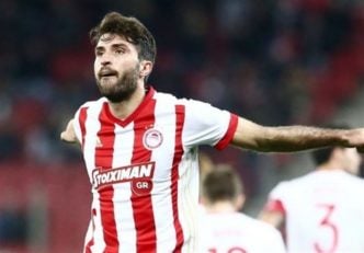 مهاجم ایرانی المپیاکوس با گلزنی برابر آاِک به رکورد مهاجم مشهور یونانی رسید.کریم انصاری فرد به رکور کوستاس میکروگلو در خط حمله المپیاکوس رسید.