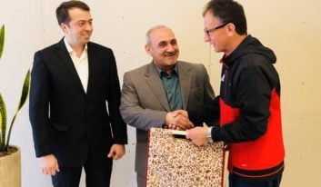 مدیران دو باشگاه پرسپولیس و نسف قارشی در اردوی پیش از دیدار دو تیم ایران و ازبکستانی با یکدیگر دیدار کردند.ملاقات مدیران دو باشگاه پرسپولیس...