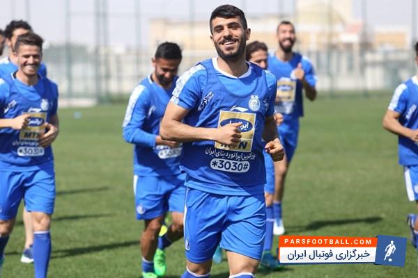 برزای - تمرین تیم استقلال از ساعت 12:30 امروز (جمعه) در دوحه برگزار شد و پیش از شروع تمرین وینفرد شفر برای دقایقی با شاگردانش به صحبت پرداخت.