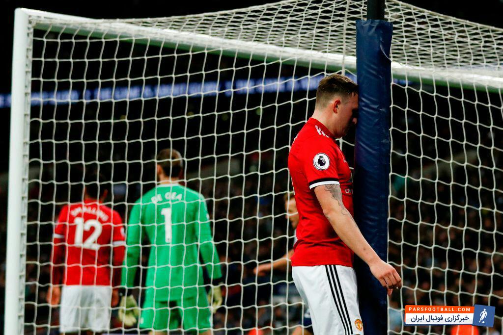 گل به خودی جونز در دیدار تاتنهام برابر منچستریونایتد سوژه کاریکاتوریست ها شد