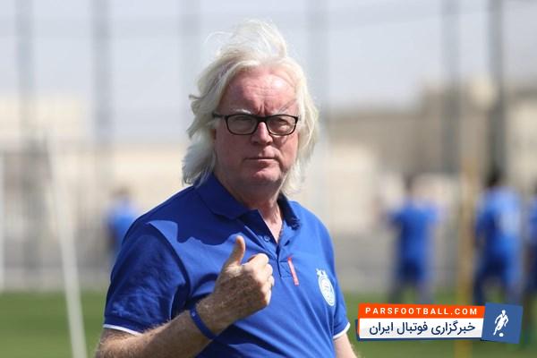 تمرین تیم استقلال از ساعت 12:30 امروز (جمعه) در دوحه برگزار شد و پیش از شروع تمرین وینفرد شفر برای دقایقی با شاگردانش به صحبت پرداخت.