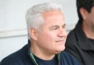 فرشاد پیوس :علی یک پسر خوب و بی حاشیه است که با تمام وجودش برای پرسپولیس بازی می کند و 15 گل به ثمر رسانده است. این بازیکن می تواند بیش از 20 گل بزند.