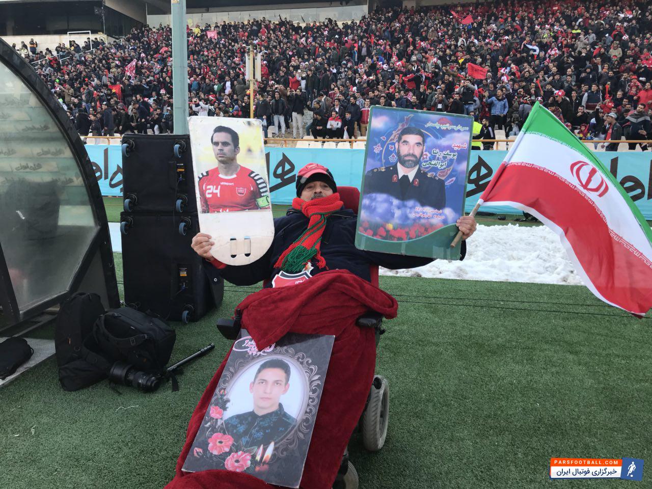 عمو موسی سلامت جانباز پرسپولیسی در حاشیه دیدار پرسپولیس و سپاهان از مسائلی مانند تاخیر در آمدن ماشین آسایشگاه بعد از بازی و در هوای سرد زمستانی گلایه داشت.