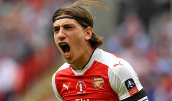 مقایسه سرعت اوبامیانگ و هکتور بیرین دو بازیکن تیم فوتبال آرسنال انگلیس