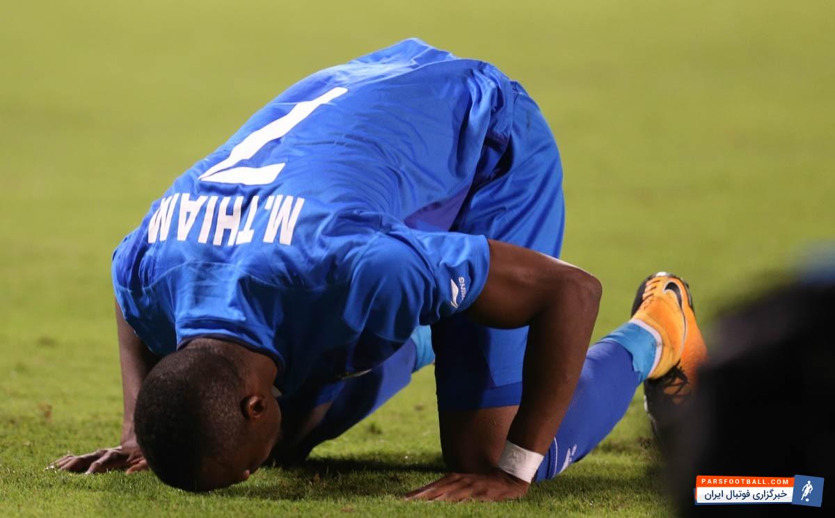 خوشحالی مامه تیام مهاجم سنگالی استقلال پس از گلزنی به الهلال در استاديوم سيب قطر